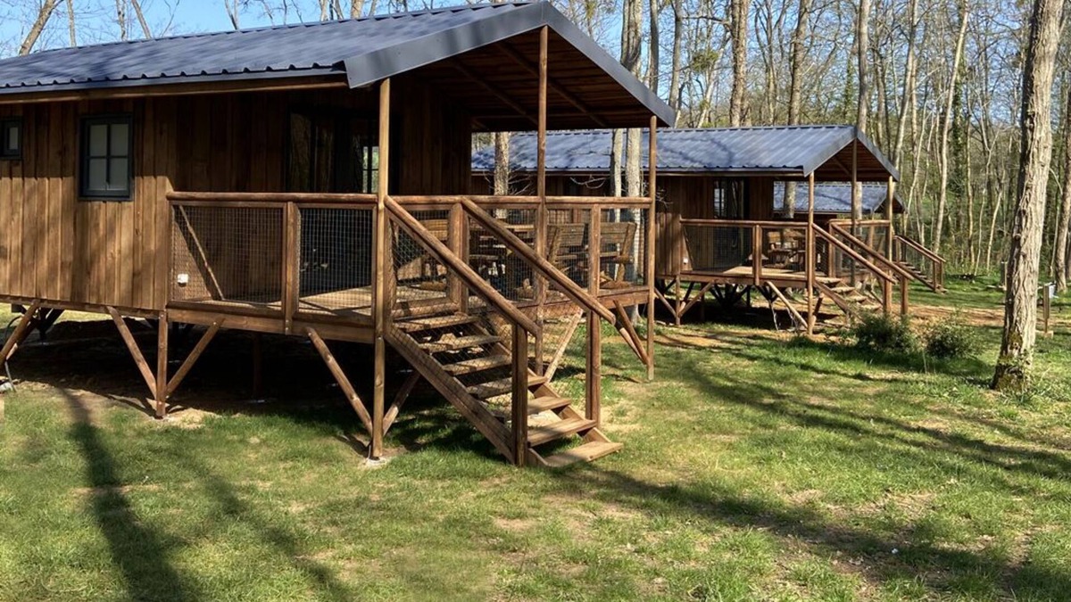 Sille-le-Philippe House | 2 wooden cabins in the heart of nature in the Chanteloup forest