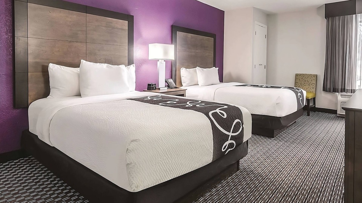 Myrtle Beach Hotel | 2 x 2 Double Beds Deluxe Rm at La Quinta Inn by Wyndham Myrtle Beach-N Kings Hwy