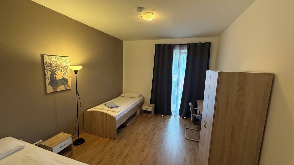 Munchen District Apartment | 2 Zimmer/Room