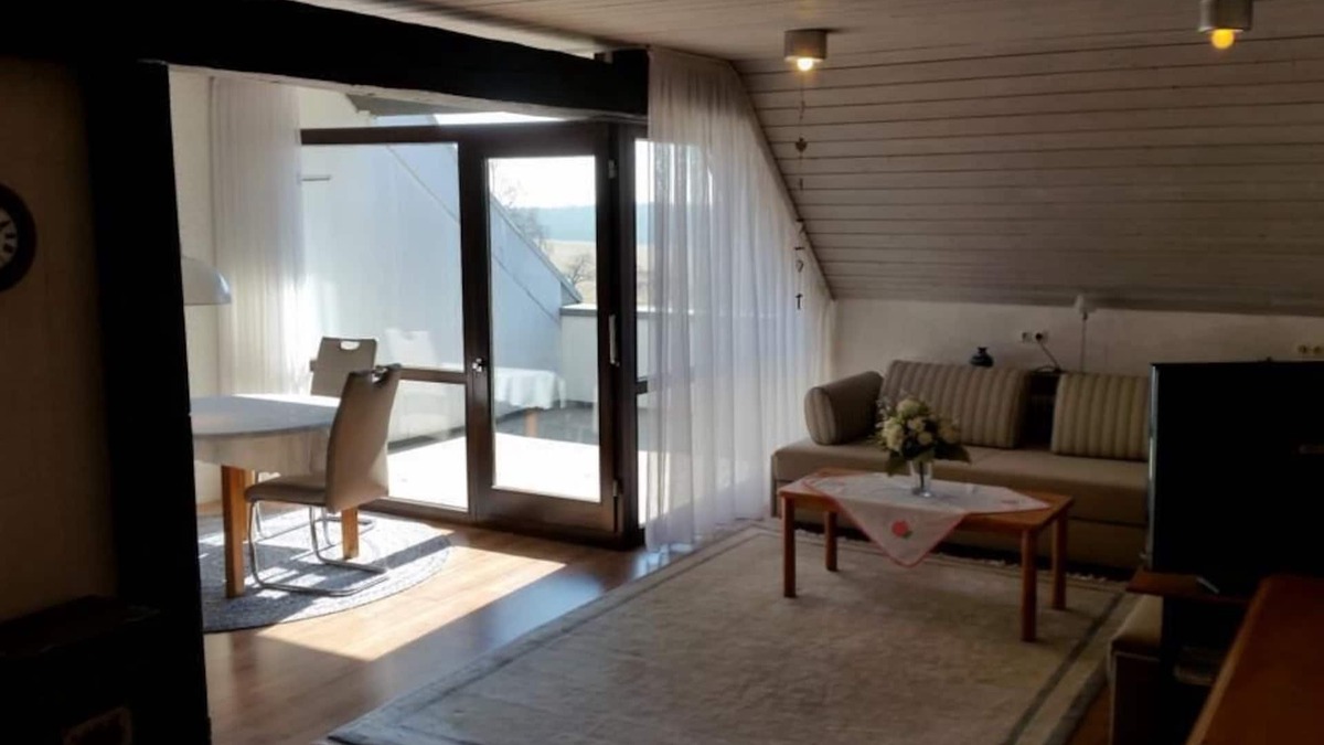 Uehlingen-Birkendorf Apartment | 2-Zimmer-Wohnung "Alpenblick", 75qm, 1 Schlafzimmer, max. 4 Personen