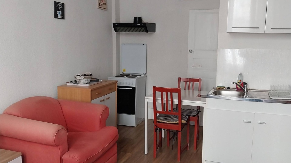 Neris-les-Bains Apartment | 20.50M2 STUDIO on the ground floor FOR 1 OR 2 PEOPLE