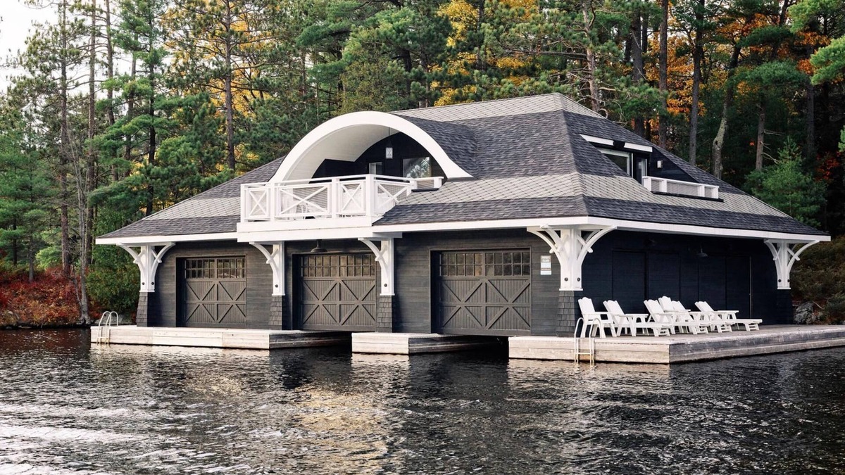Port Carling Cottage | 20 acre Private Island, 1+mile walking path, Sleeps up to 22!