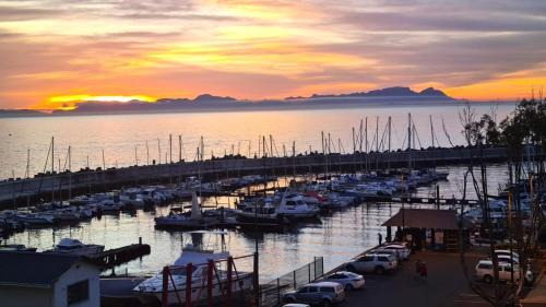 Gordons Bay Central Apartment | 20 Cape Gordonia, Gordon's Bay