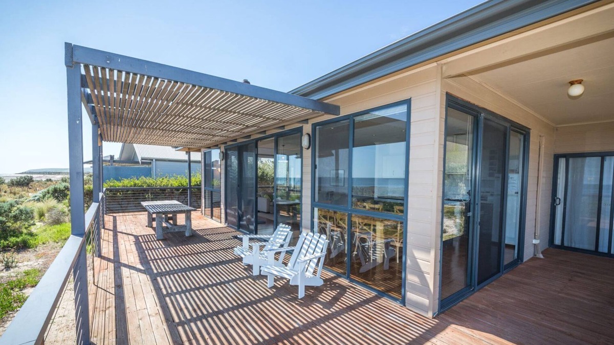 Normanville House | 20 Lady Bay Road Normanville