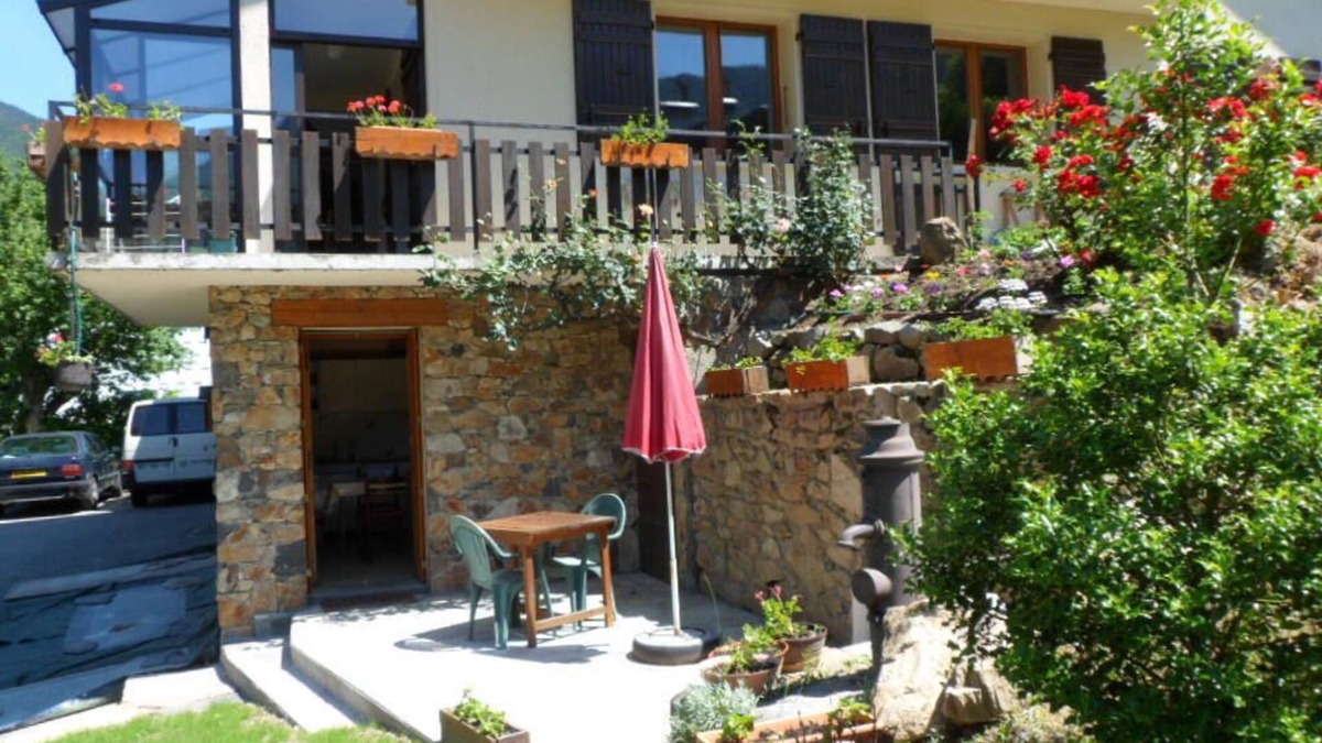 Salins-les-Thermes Apartment | 20 m2 studio ideal for a spa treatment in Brides or skiing in the 3 valleys