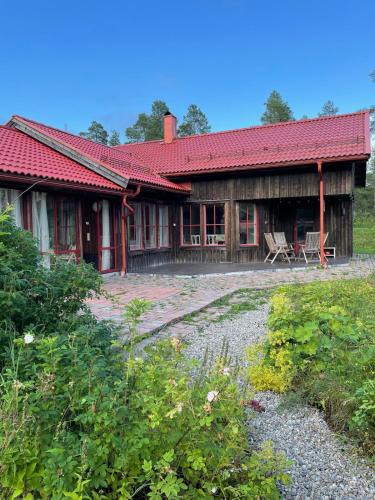 Umea Municipality Villa | 20 min to Umeå 6-7 guests, sea, lake, forest and golf