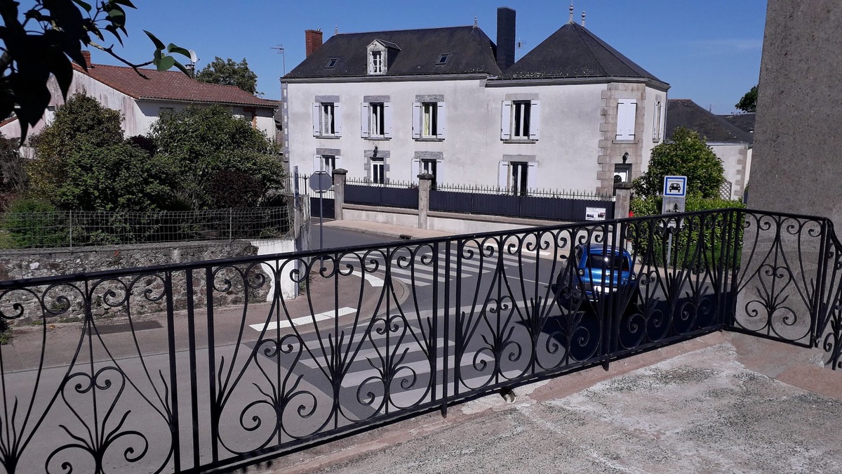 Montournais Cottage | 20 mins from PUY du FOU, close to MARAIS POITEVIN and 1 hour from the ATLANTIC
