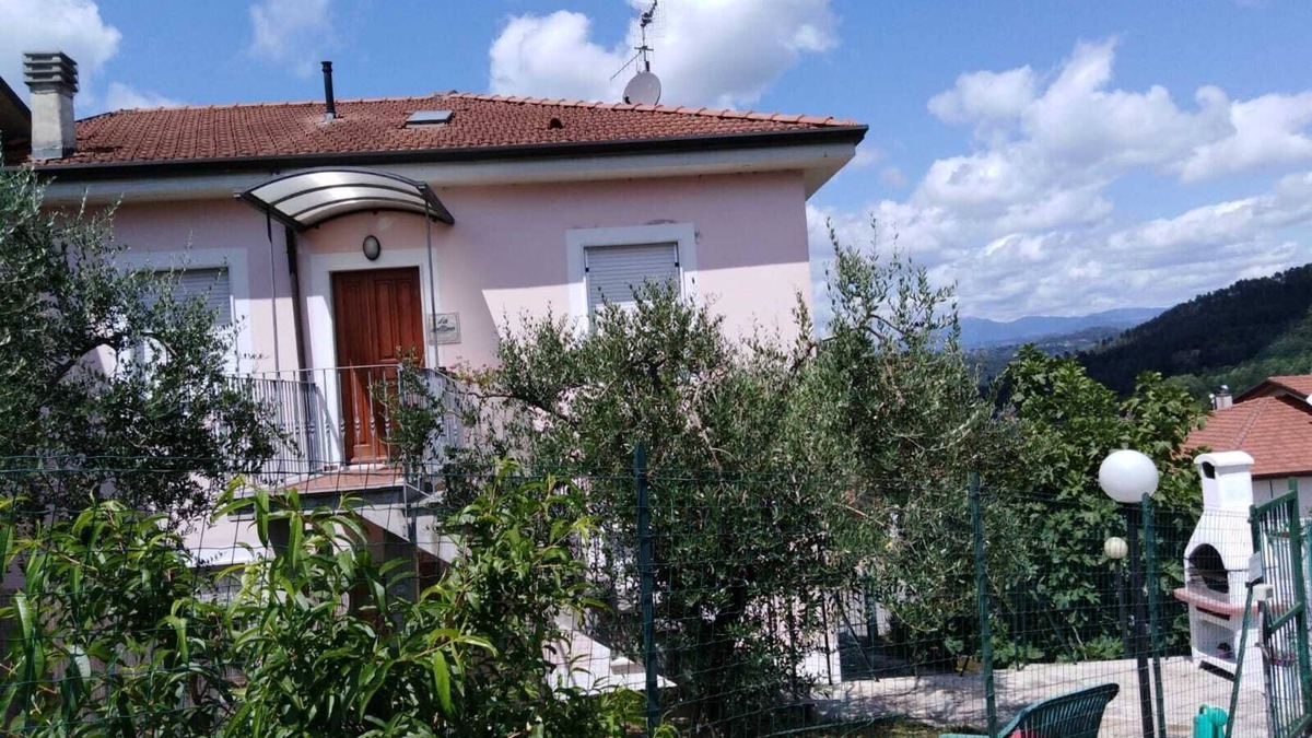 Ricco del Golfo House | 20 minutes from Cinque Terre house in the green with garden and private parking space
