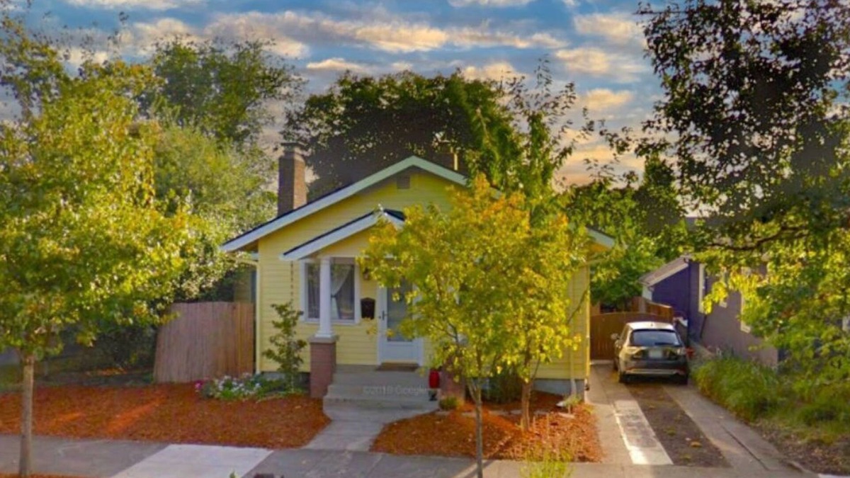 Sellwood-Moreland House | 20% OFF! Charming, historic Sellwood Yellow Bungalow, 90+ walk/bike scores!