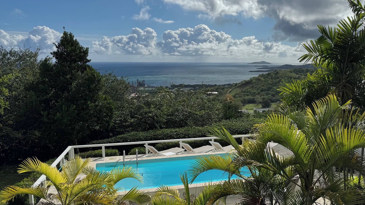 Orange Grove House | 20% OFF NEW LISTING Stunning 4BRM Villa w Pool & Buck Island view near Town