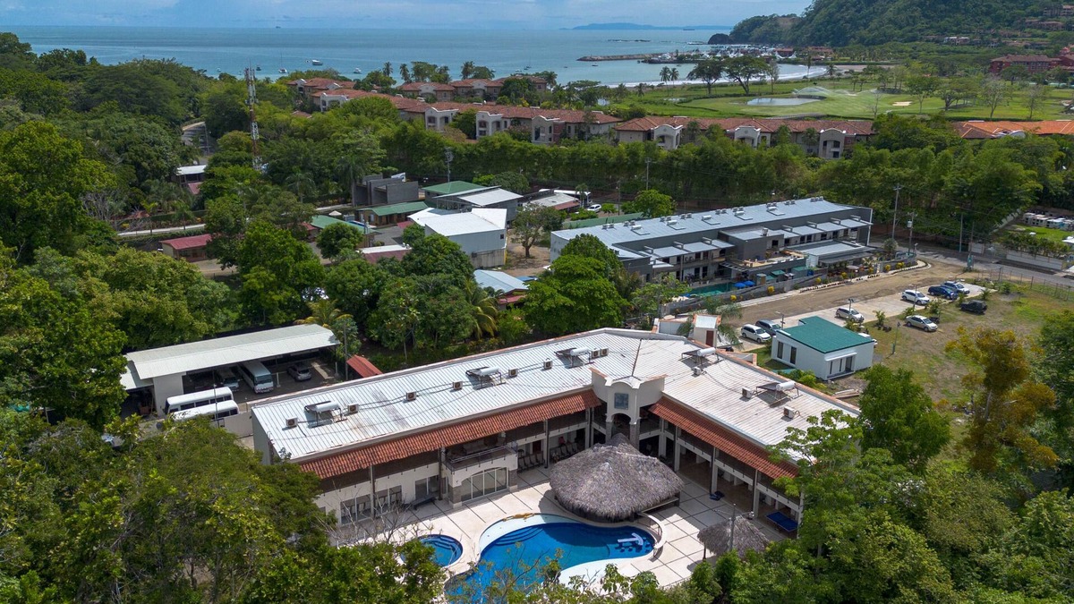 Jaco Resort | 20 ROOM LUXURY VIP ALL-INCLUSIVE MEGA RESORT- CHEF/AIRPORT TRANSFER/DAILY DRIVER