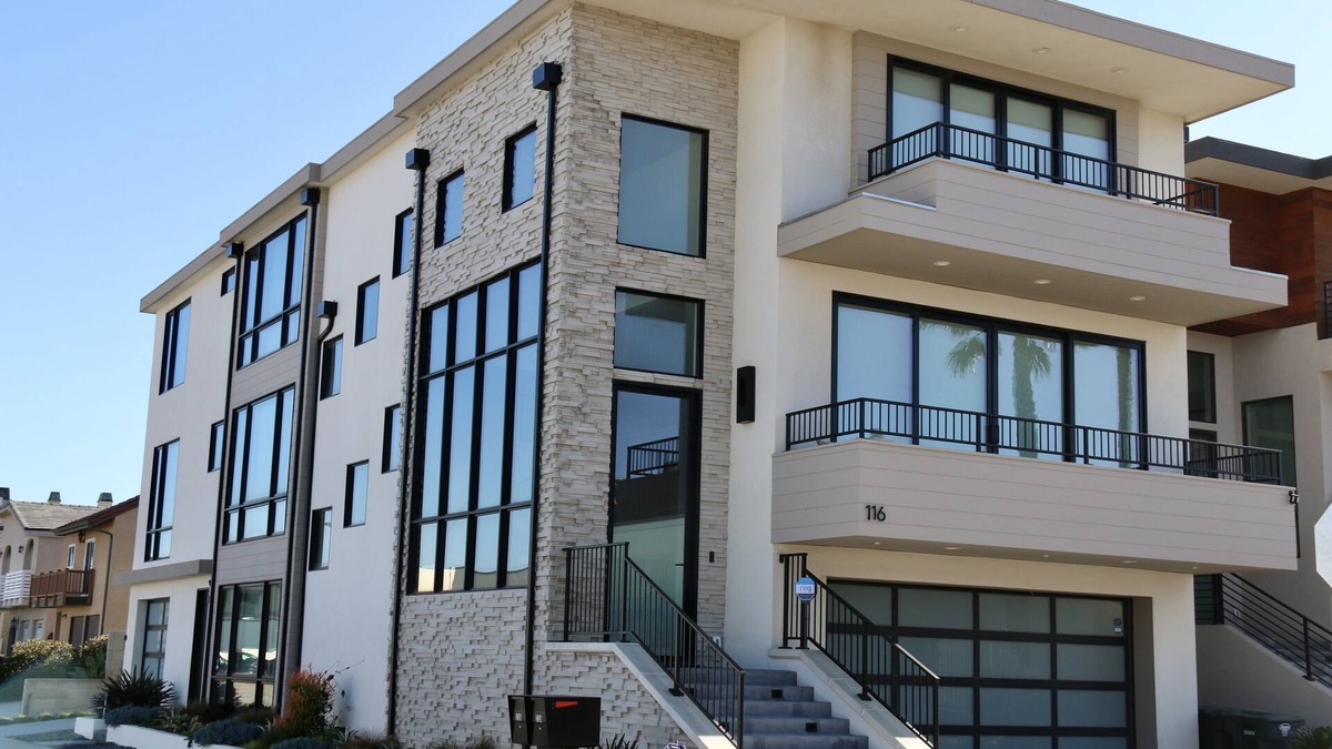 Hollywood Beach House | 20 Seconds to the Beach, New Sophisticated Luxury Beach Home