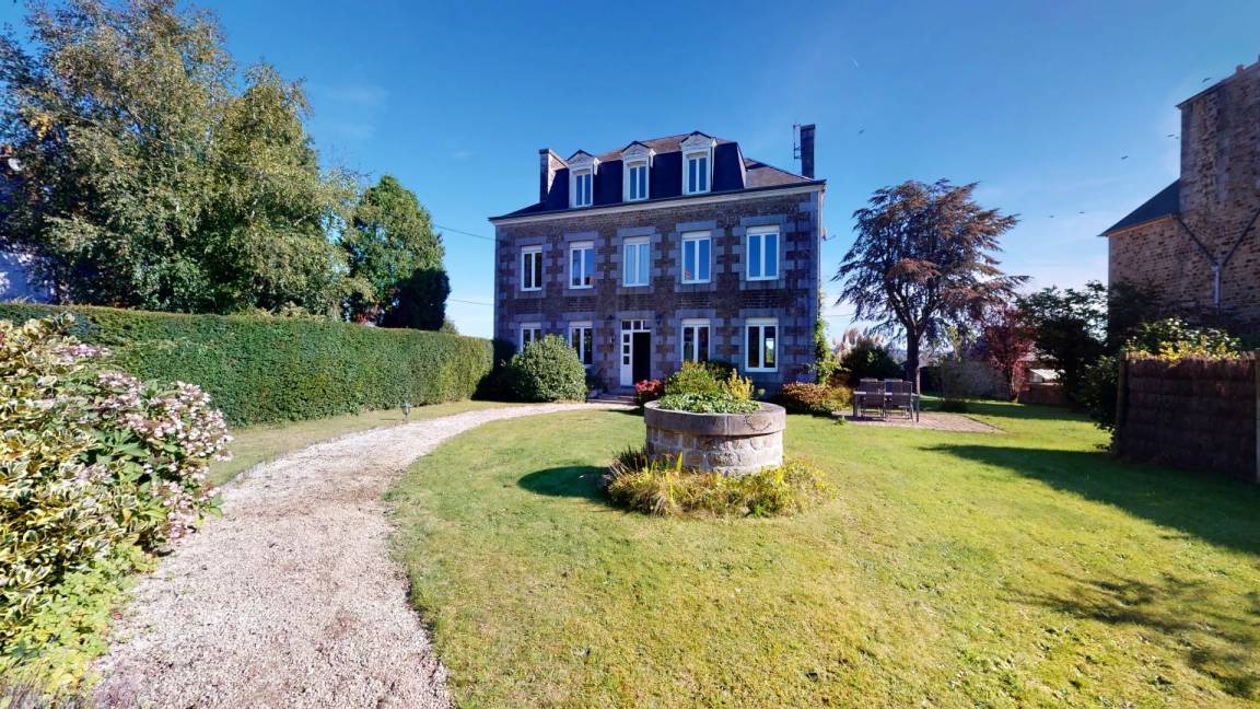 Landelles-et-Coupigny House | 200 m² House ∙ 4 bedrooms ∙ 8 guests