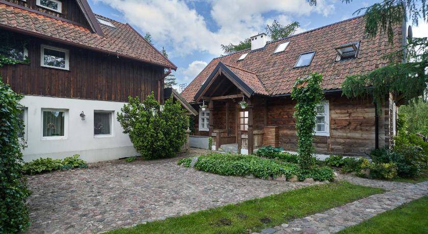 Wiartel House | 200 m² Farmhouse ∙ 4 bedrooms ∙ 9 guests