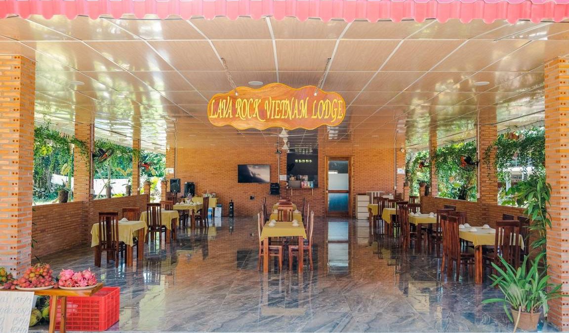 Quan Tom Hotel | 200 m² Hotel ∙ 4 bedrooms ∙ 12 guests
