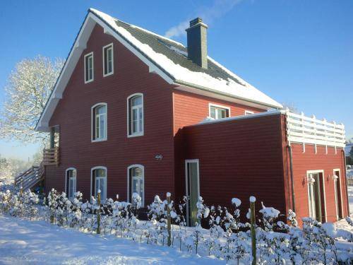 Sourbrodt House | 200 m² House ∙ 5 bedrooms ∙ 10 guests