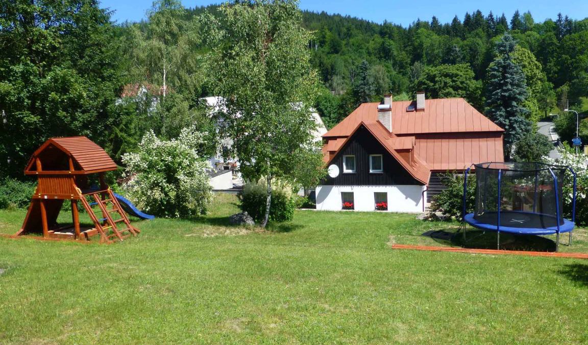 Josefov Dul House | 200 m² House ∙ 6 bedrooms ∙ 20 guests