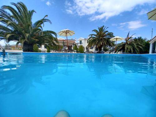 Marathon Villa | 200 m² Villa ∙ 3 bedrooms ∙ 6 guests