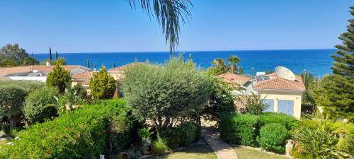 Neo Chorio Villa | 200 m² Villa ∙ 4 bedrooms ∙ 8 guests