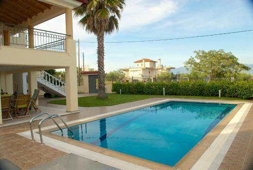 Messini Villa | 200 m² Villa ∙ 4 bedrooms ∙ 10 guests