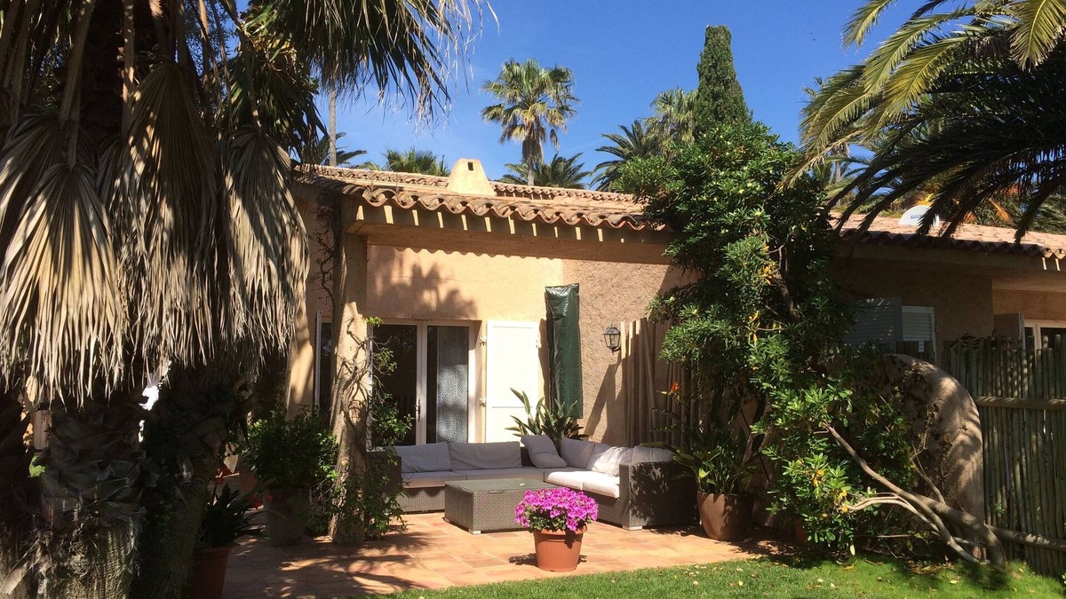 Saint-Tropez House | 200 metres from the beach: Renovated house with swimming pool and garden