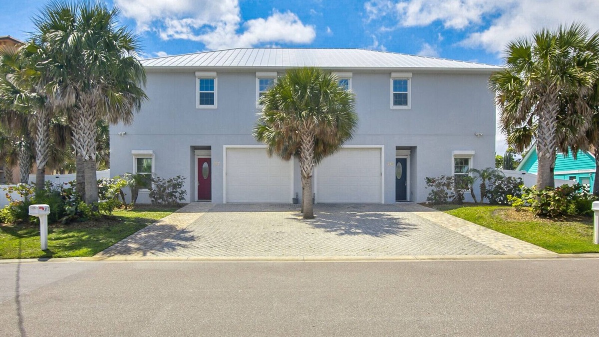 Winslow Reserve House | 200 Yards to Cocoa Beach! Sleeps 8 adults, 3 kids, Private Heated Pool