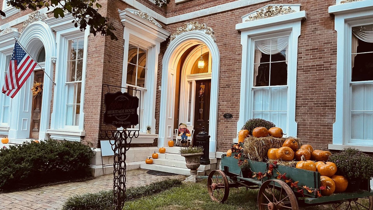 Russellville Bed & Breakfast | 200 Yr Old Historical Southern Mansion with History To Spare.