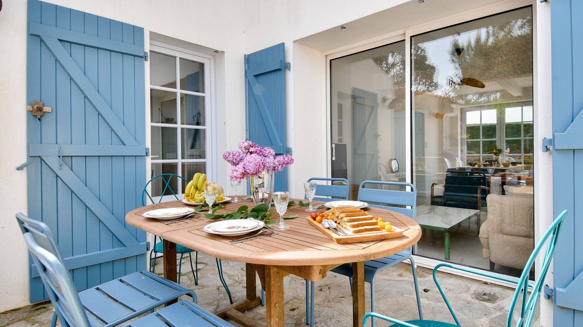 Noirmoutier-en-l'Ile Ski Chalet | 200m from the beach-House at Vieil-For 4-Garden