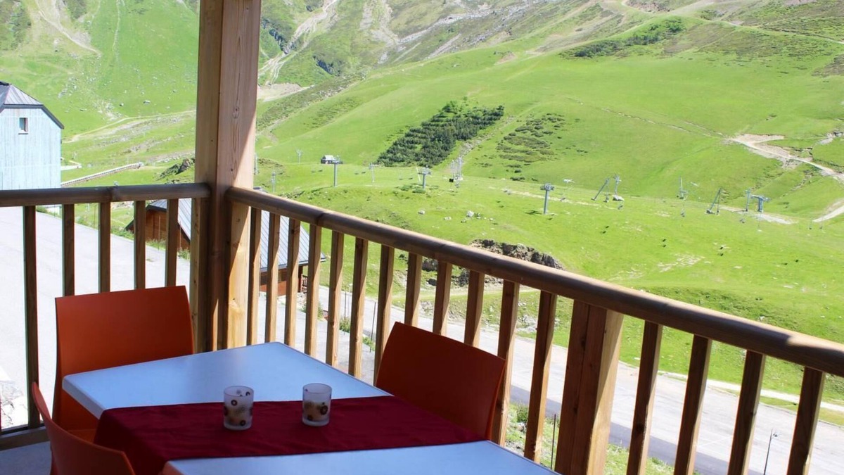 La Mongie Apartment | 200m from shops, swimming pool, terrace, parking, tv, ski locker, 45m², Barèges/La Mongie