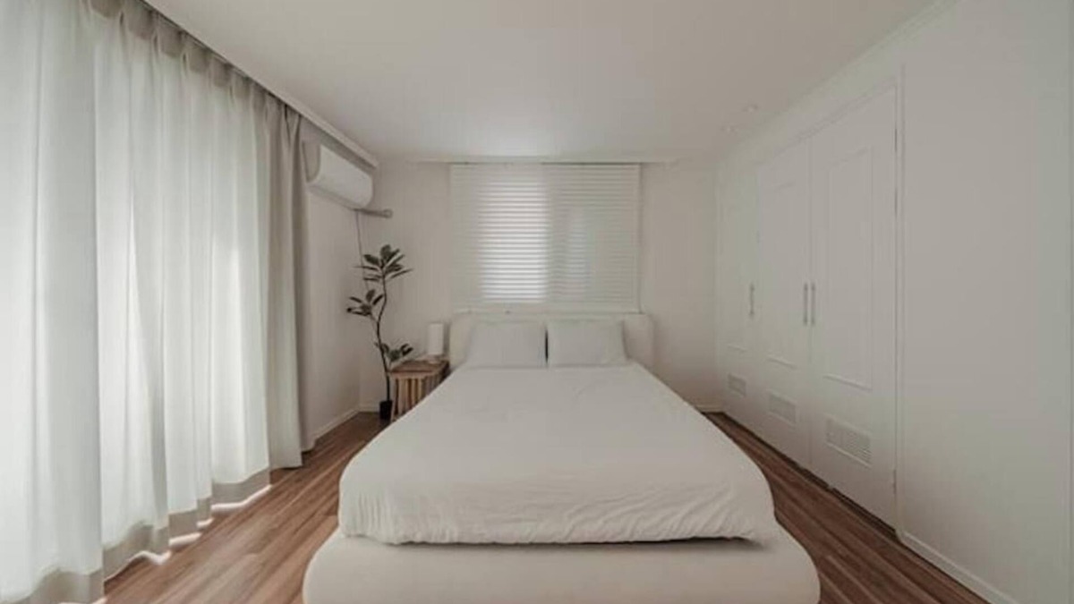 Cheongdam Apartment | 201 Apgujeong 2nd, Studio 1 Bath Queen Bed