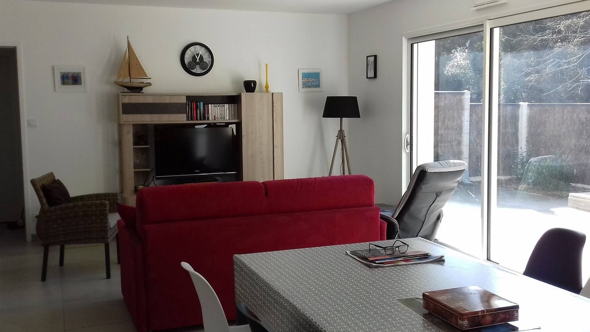 Jard-sur-Mer House | 2017 house with enclosed garden 5 minutes from the sea