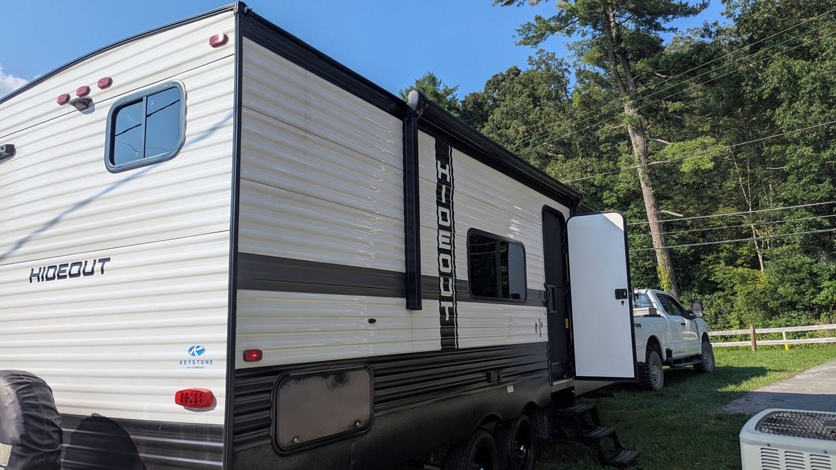Crab Orchard House | 2024 keystone hideout travel trailer