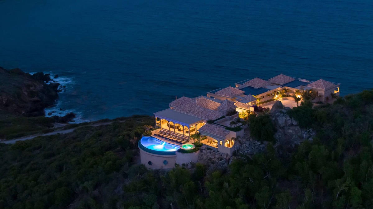 Ditleff Point Villa | 2024 Winner Vrbo's Vacation Rental of the Year: Villa Cin Cin!