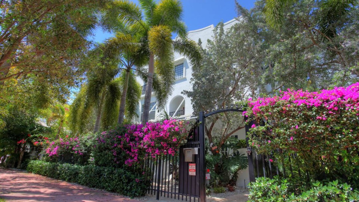 South Pointe Condo | 2025 Discounted! ★ South of 5th Art Deco Condo in South Beach Best Neighborhood★