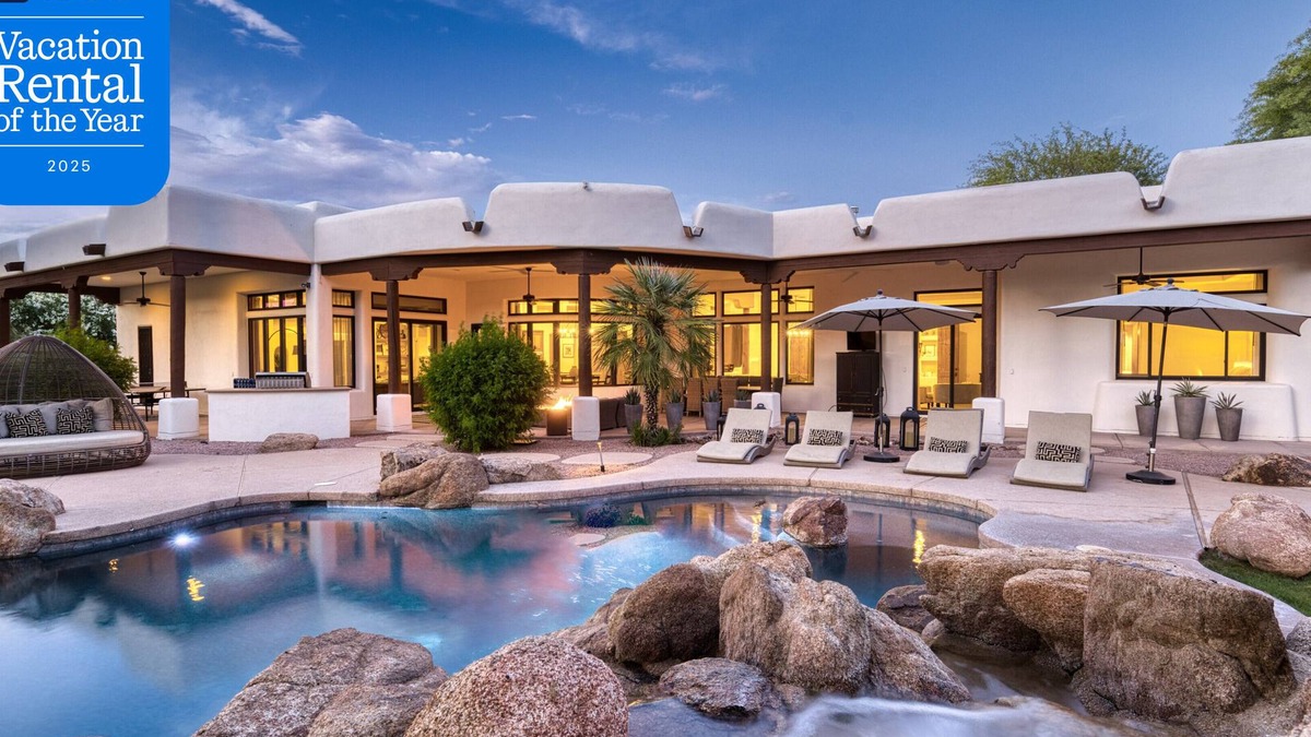 Paradise Valley House | 2025 VRBO Property of the Year: Scottsdale Luxury Estate: Pool, Spa & Pickleball