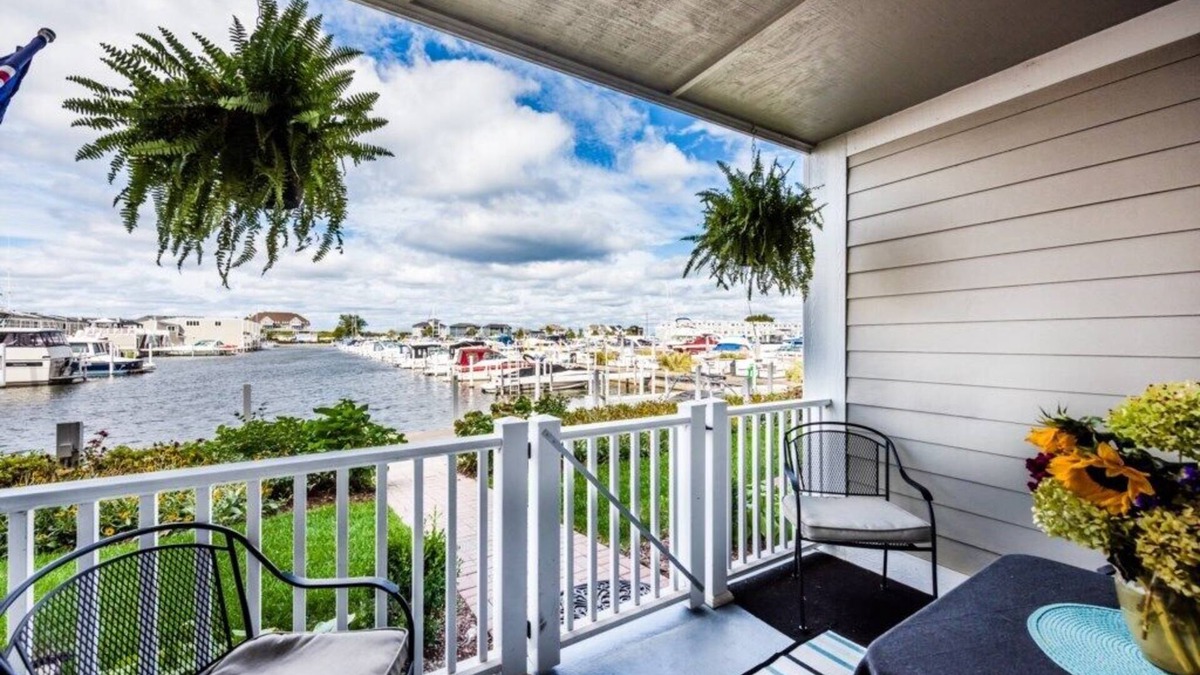 New Buffalo Condo | (2026 OPEN!) Lake Views New Buffalo Condo w/Association Pool!