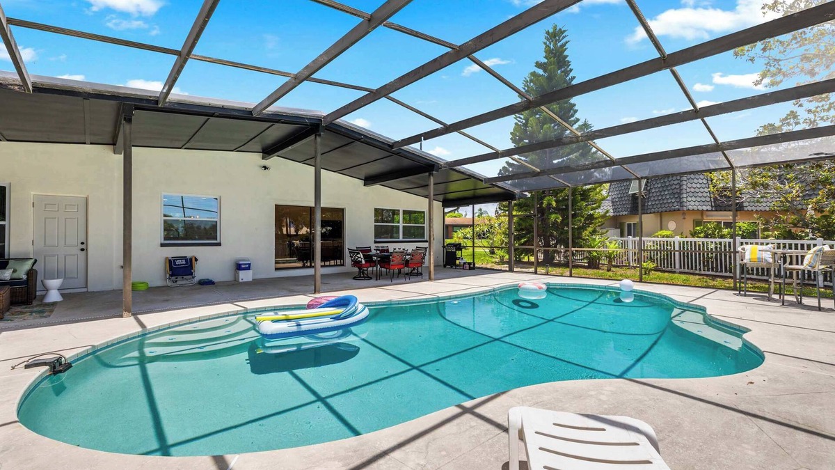 Harbor Hills House | 2035 SqFt | King Bds | BBQ | W/D | No C/O Instr