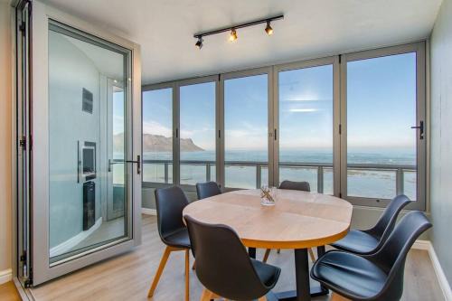Strand Apartment | 204 Wavecrest Strand Beach Villa