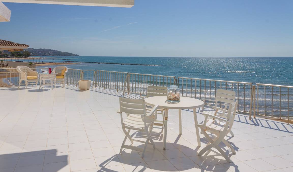 Benicassim Villa | 205 m² Villa ∙ 4 bedrooms ∙ 8 guests