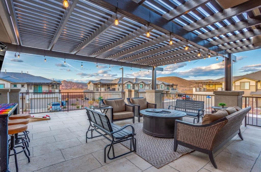 Hurricane House | 2065 Zion Village XBOX, TWO LIVING ROOMS, LAZY RIVER, SLEEPS 19, X-Box
