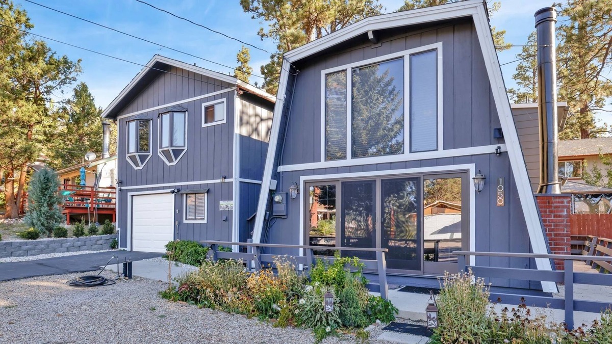 Whispering Forest Ski Chalet | 2073 - Mount Shasta Retreat 3 Bedroom Home by Redawning