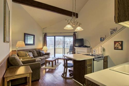 Charlevoix House | 209 Pointes North Inn