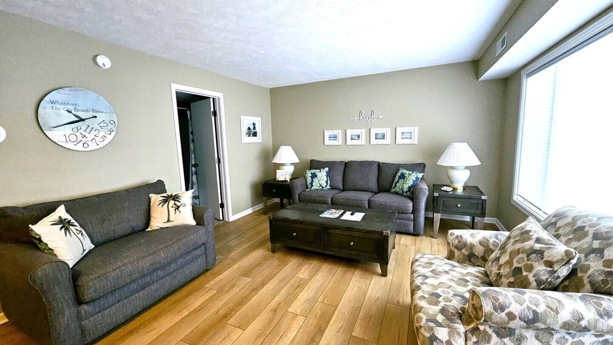 Elk Rapids Condo | #21 ELK RAPIDS BEACH CONDOMINIUM