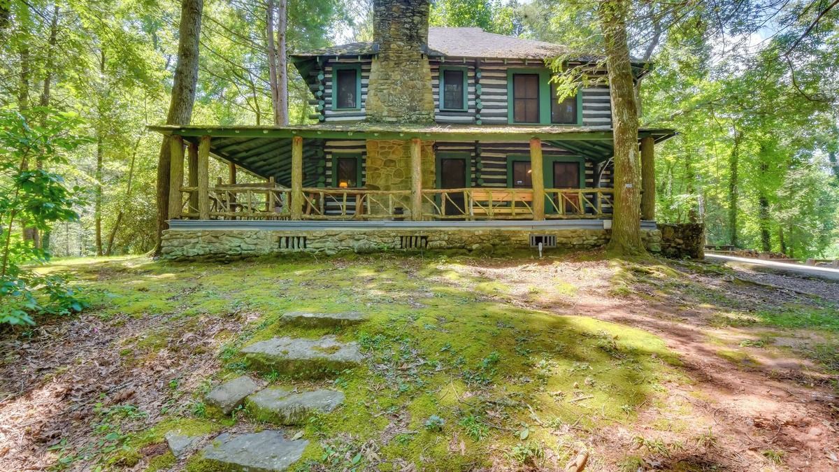 Rocky Bottom Cabin | 21 Mi to Devils Fork State Park: Sunset Cabin!