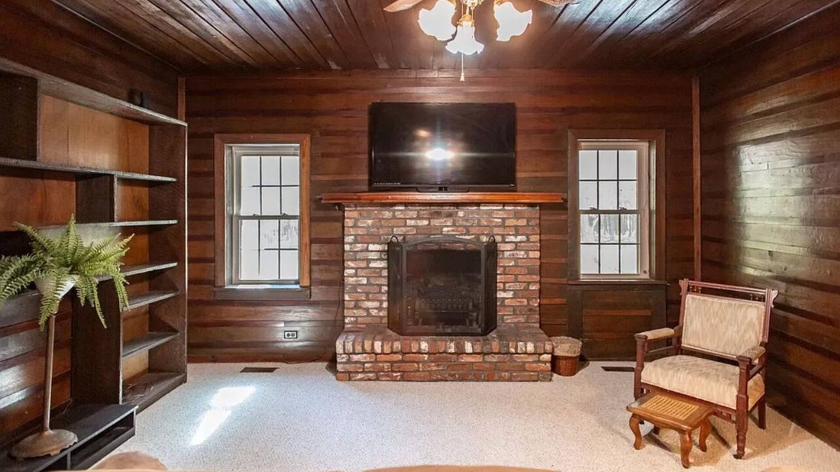 Blackshear Cottage | 210 Year Old Cozy Cottage that Sits on 75 acres and sleeps 10 comfy