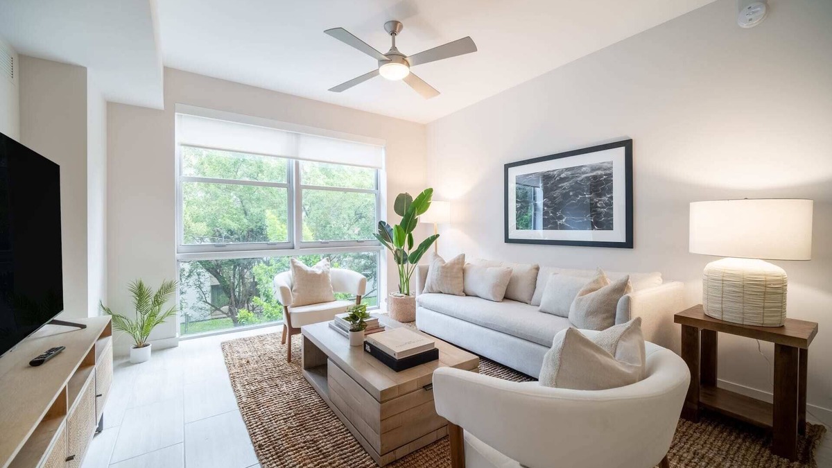 Glenvar Heights Apartment | #211 - Tucker Dadeland