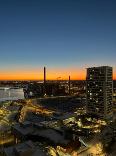 Kallio Apartment | 21st Floor Oceanfront Luxury Condo - Gym