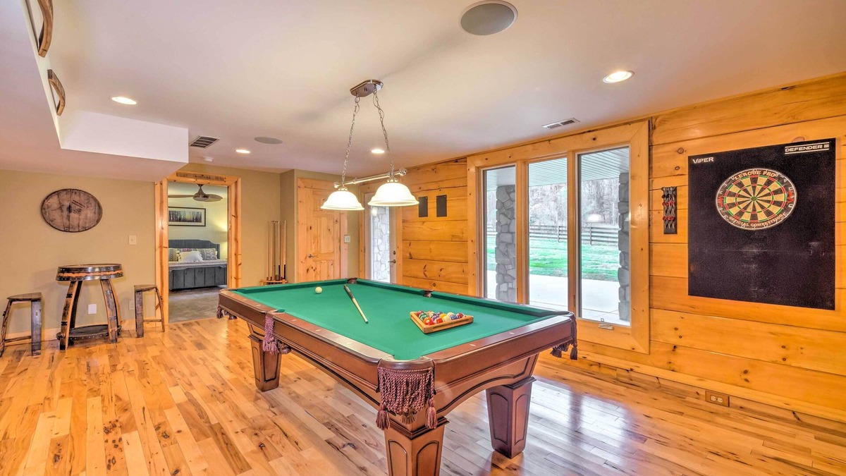 Shepherdsville House | 22-Acre Home on Bourbon Trail w/Sunroom!