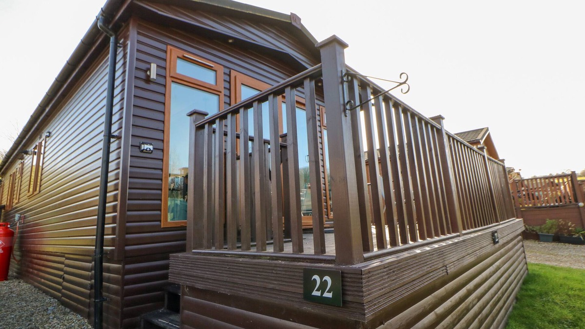 Tunstall Cottage | 22 BADGERS RETREAT, pet friendly in Catterick, North Yorkshire