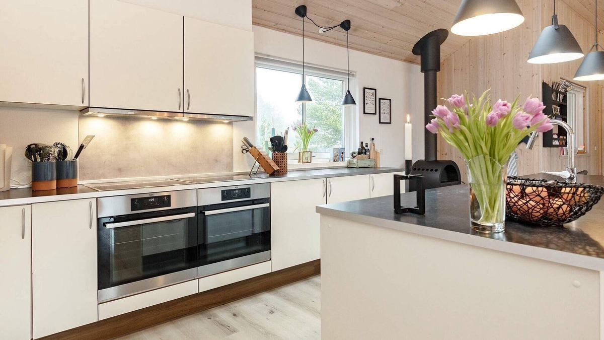 Blavand Strand House | 22 person holiday home in Blåvand